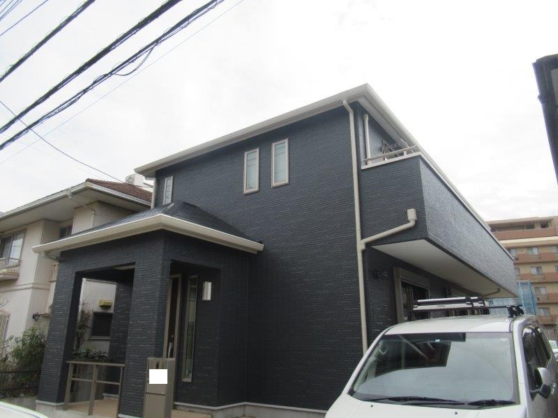 外壁はダイヤモンドコート・屋根はサーモアイで塗装